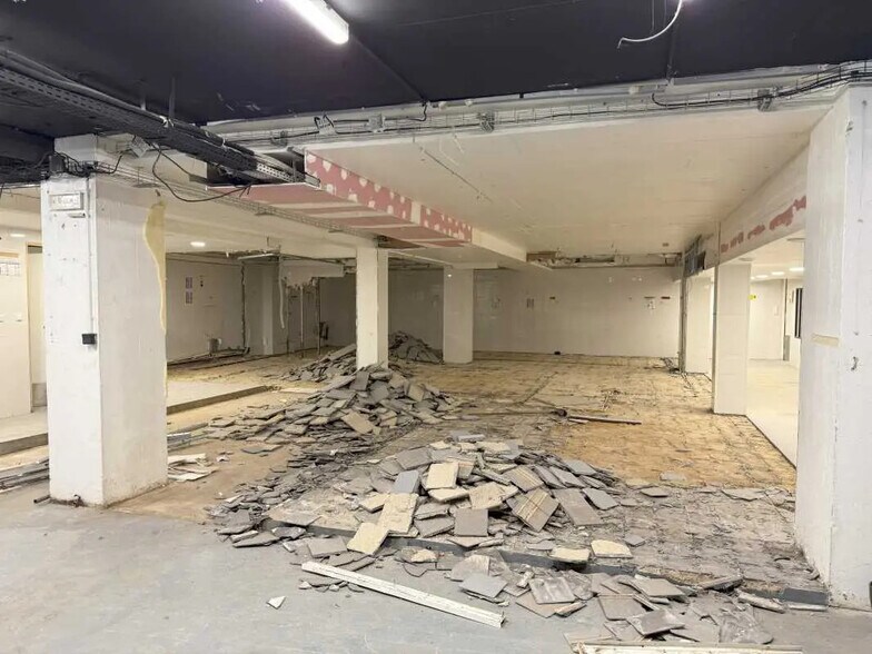 Local d’activités dans Ivry-sur-Seine à louer - Photo de l’immeuble – Image 3 sur 9