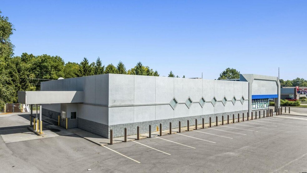 102 State Rd, Dowagiac, MI à louer - Photo de l’immeuble – Image 2 sur 12