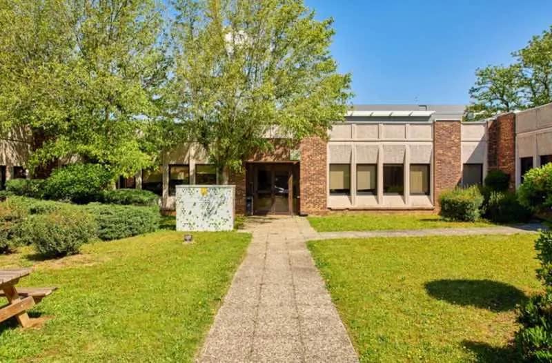 33 Avenue Du Docteur Georges Lévy, Vénissieux à louer - Photo de l’immeuble – Image 3 sur 44
