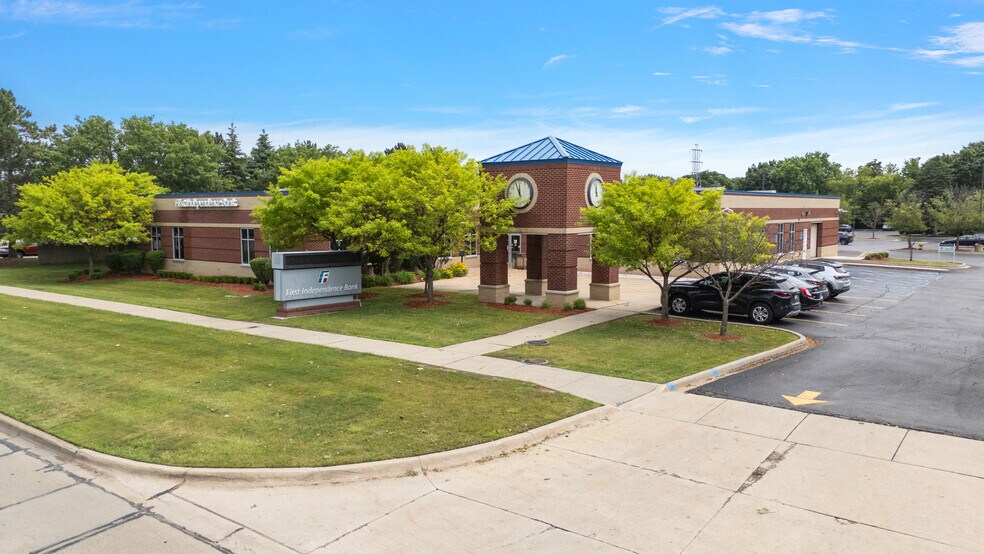 38880 Garfield Rd, Clinton Township, MI à louer - Photo de l’immeuble – Image 1 sur 16