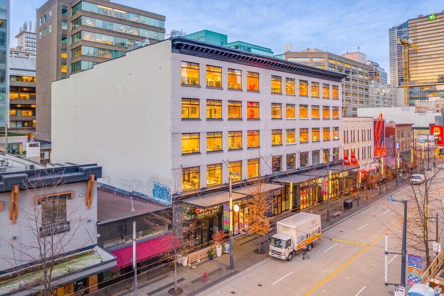 939 Granville St, Vancouver, BC à louer - Photo de l’immeuble – Image 1 sur 23