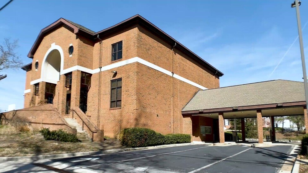 1221 Clairmont Rd, Decatur, GA à louer - Vidéo sur l’annonce professionnelle – Image 2 sur 11