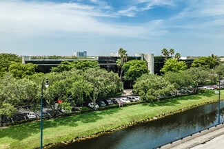 Plus de détails pour 2 S University Dr, Plantation, FL - Bureau à louer