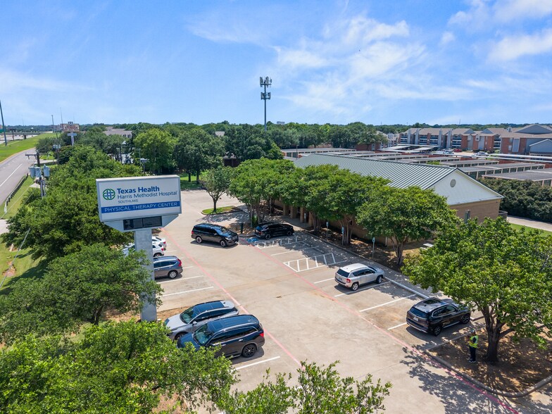 2419 Highway 121, Bedford, TX à vendre - Photo de l’immeuble – Image 1 sur 5
