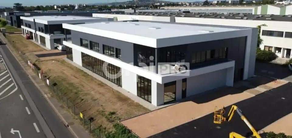 Local d'activités dans Arnas à vendre - Photo de l’immeuble – Image 3 sur 8