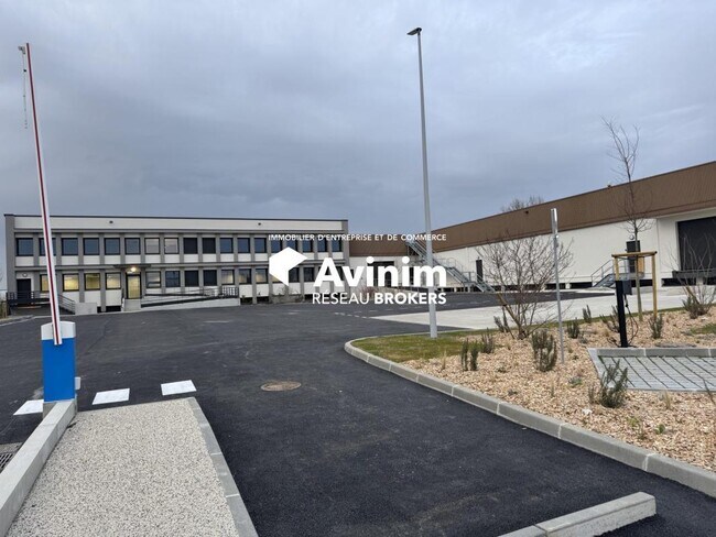 Plus de détails pour Industriel/Logistique à louer