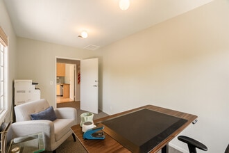 588 N Larchmont Blvd, Los Angeles, CA à louer Photo intérieure– Image 1 sur 6