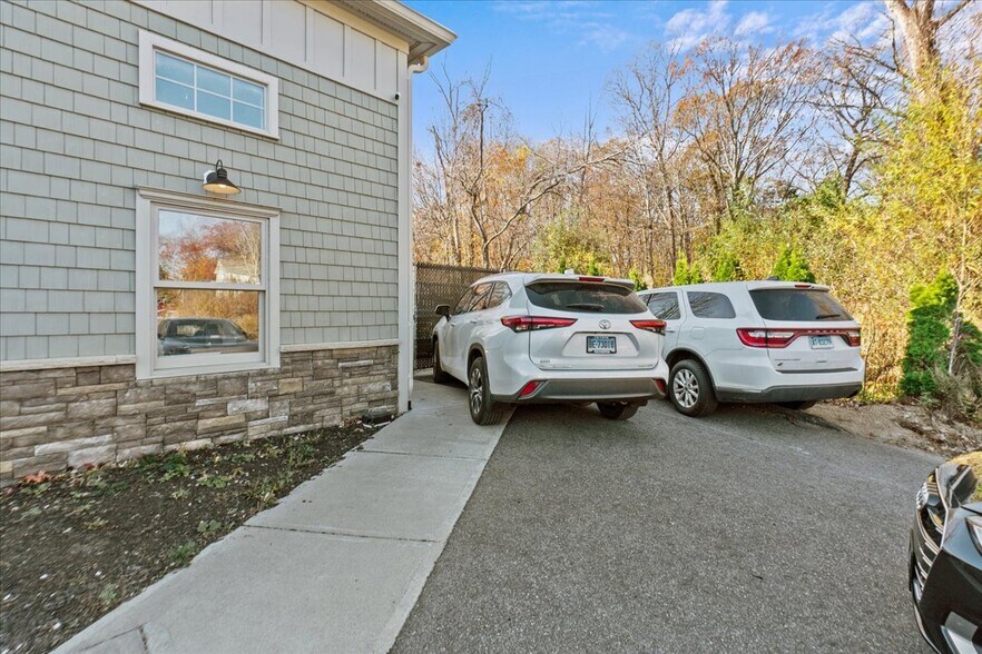 13 N Main St, East Hampton, CT à louer - Photo de l’immeuble – Image 3 sur 22