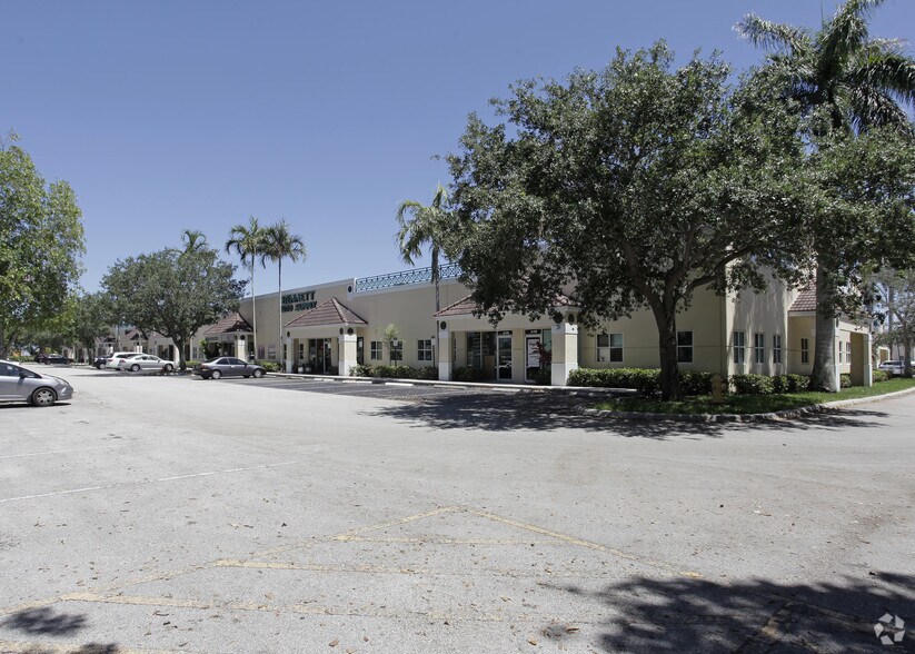 11870 W State Road 84, Davie, FL à louer - Photo de l’immeuble – Image 2 sur 4