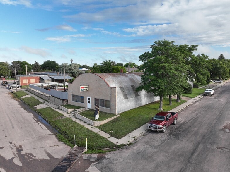 18 N 1st St, Hay Springs, NE à vendre - Aérien – Image 1 sur 17