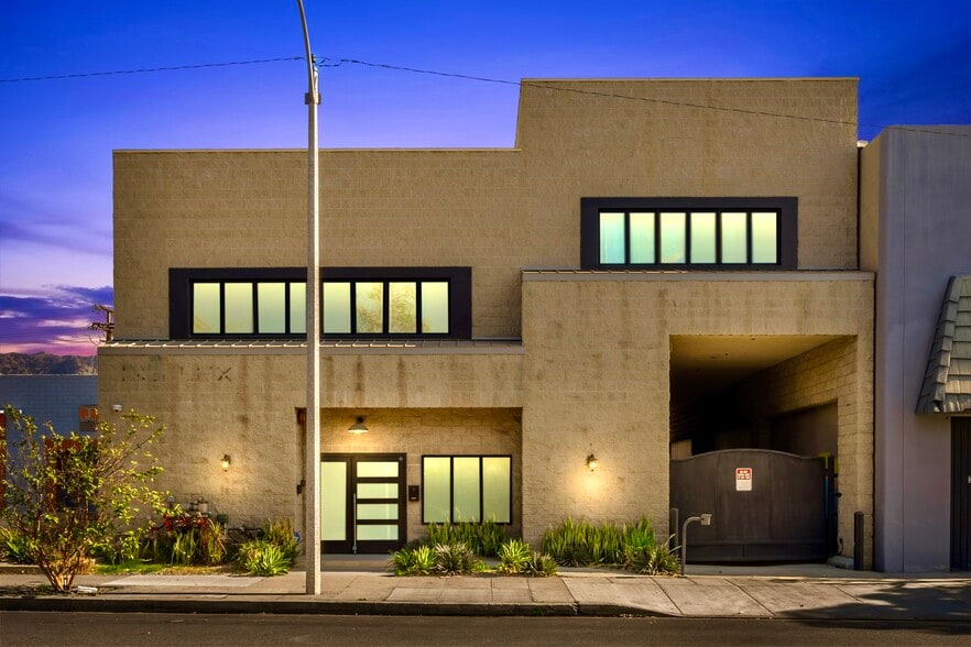 3058 N Lima St, Burbank, CA à vendre - Photo de l’immeuble – Image 1 sur 50
