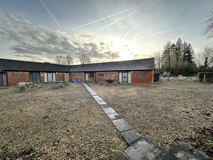 Swindon Rd, Kington Langley à louer - Photo de l’immeuble – Image 3 sur 3