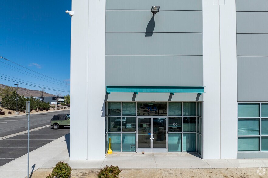 2555 USA Pky, Mccarran, NV à louer - Photo de l’immeuble – Image 2 sur 7