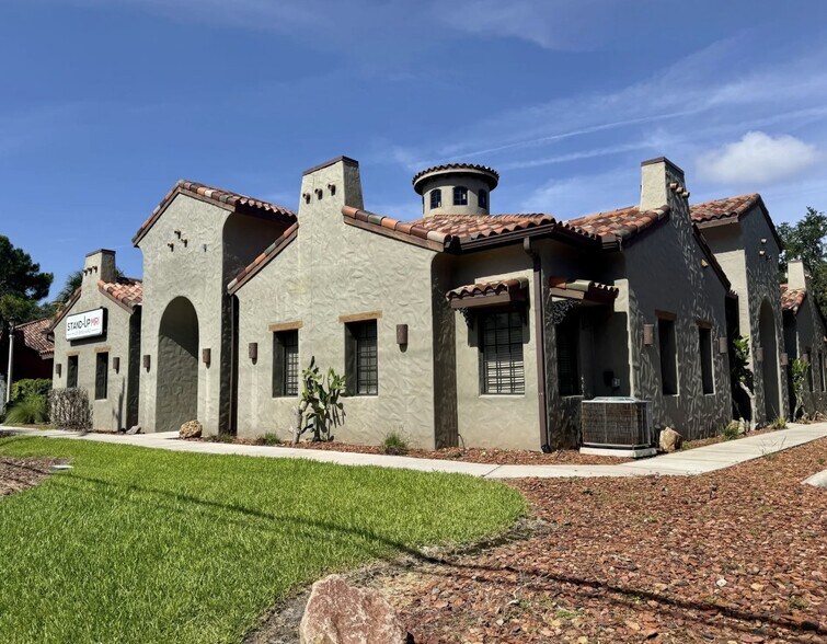 6023 Farcenda Pl, Melbourne, FL à louer - Photo de l’immeuble – Image 1 sur 14