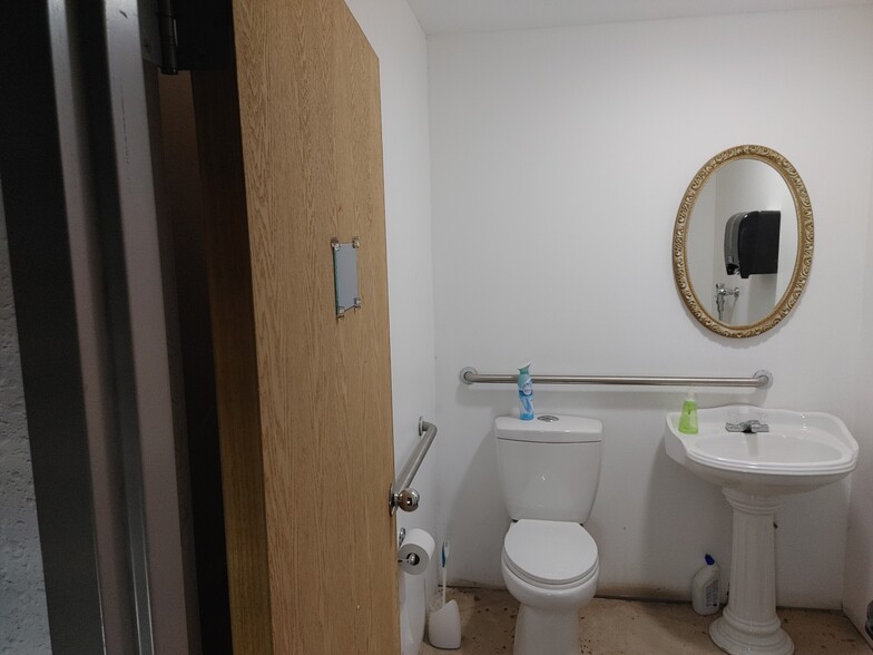 210 Leah Ln, Davis, OK à louer - Photo intérieure – Image 3 sur 8