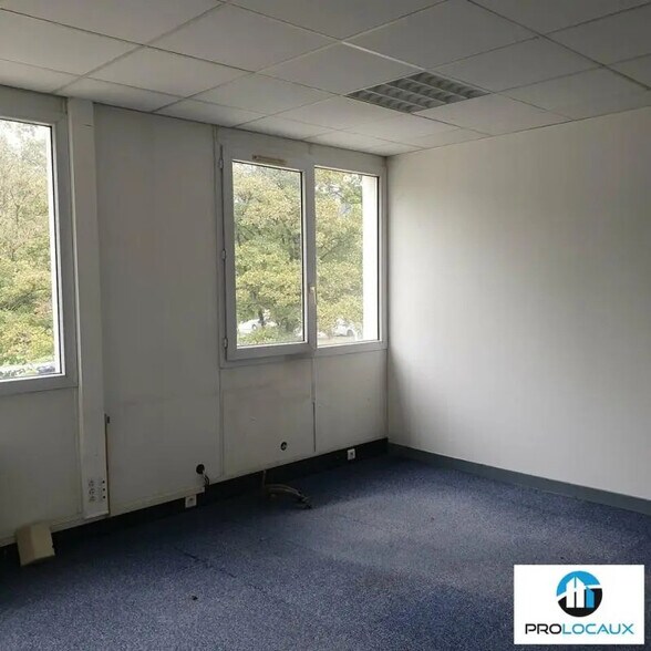 Local d’activités dans Meylan à louer - Photo intérieure – Image 2 sur 9