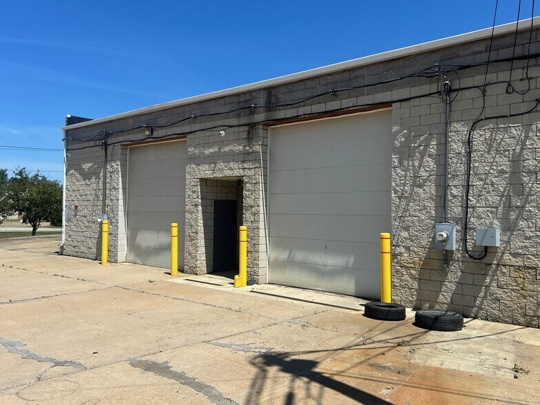14600 S Industrial Ave, Maple Heights, OH à louer - Photo de l’immeuble – Image 3 sur 4
