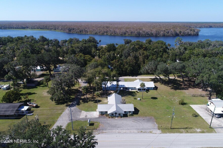 667 3rd Ave, Welaka, FL à vendre - Photo de l’immeuble – Image 1 sur 77