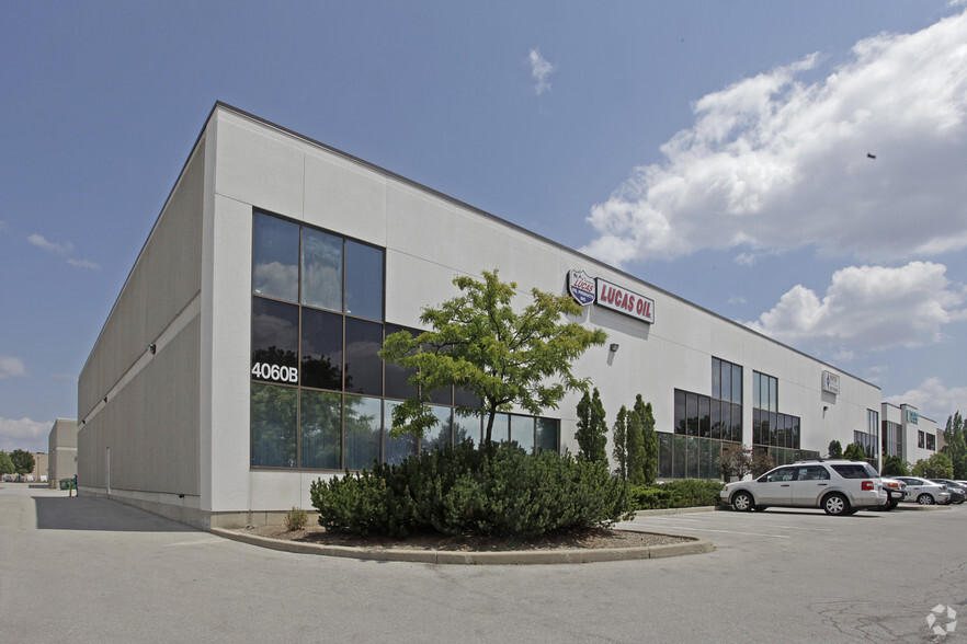 4060B Sladeview Cres, Mississauga, ON à louer - Photo de l’immeuble – Image 3 sur 4
