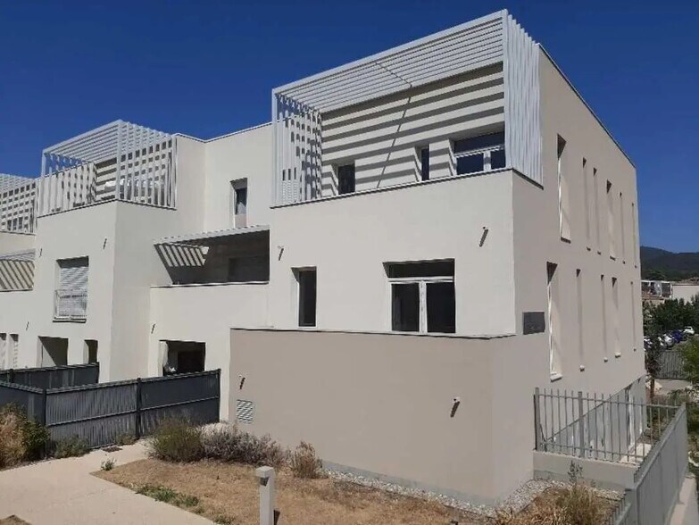 Bureau dans Manosque à vendre - Photo de l’immeuble – Image 1 sur 1