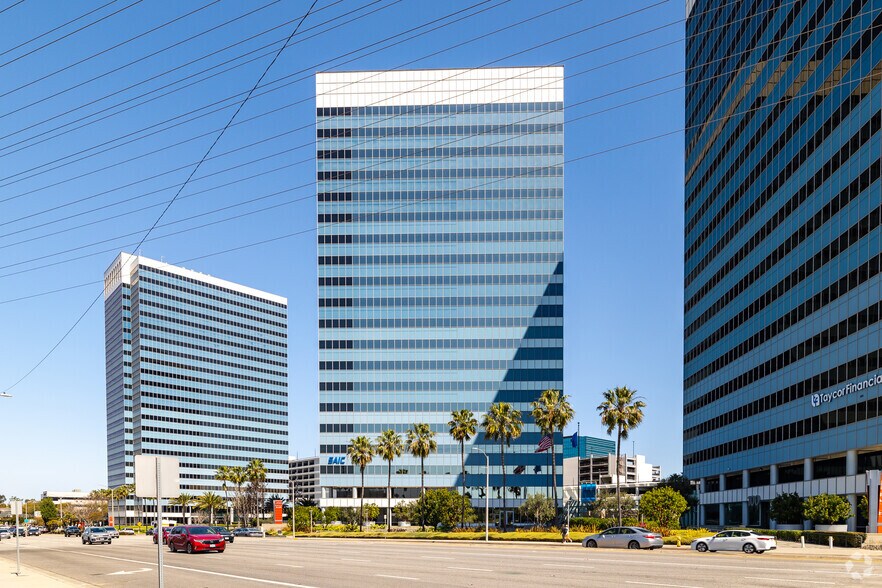 100 N Pacific Coast Hwy, El Segundo, CA à louer - Photo de l’immeuble – Image 2 sur 2