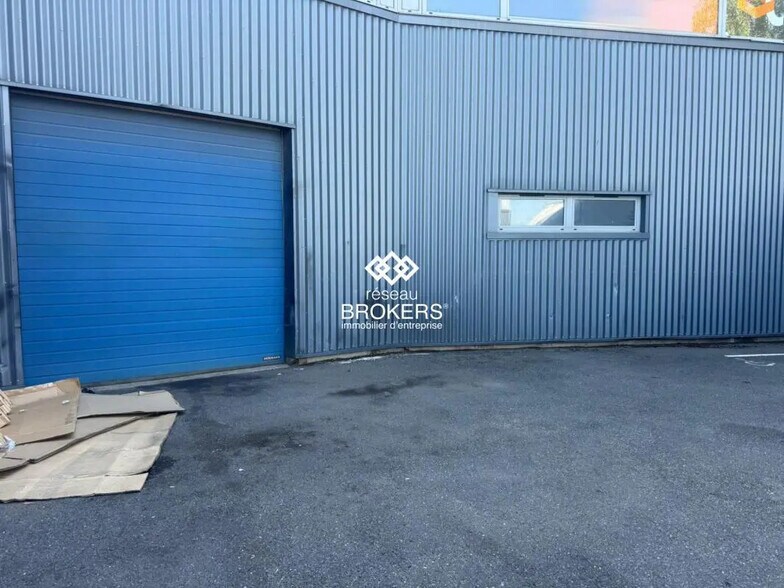 Industriel/Logistique dans Stains à vendre - Photo de l’immeuble – Image 2 sur 11