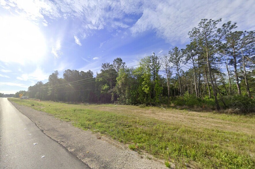 9.7881 Acres Highway 105, Cleveland, TX à vendre - Photo principale – Image 1 sur 6