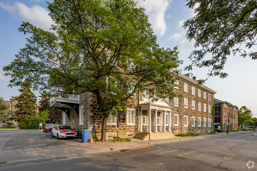 32 Rue Saint-Charles, Longueuil, QC à louer - Photo de l’immeuble – Image 3 sur 33