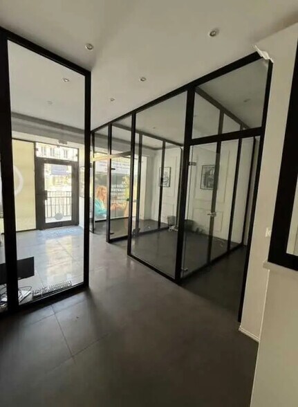 Local commercial dans Paris à vendre - Photo intérieure – Image 2 sur 4