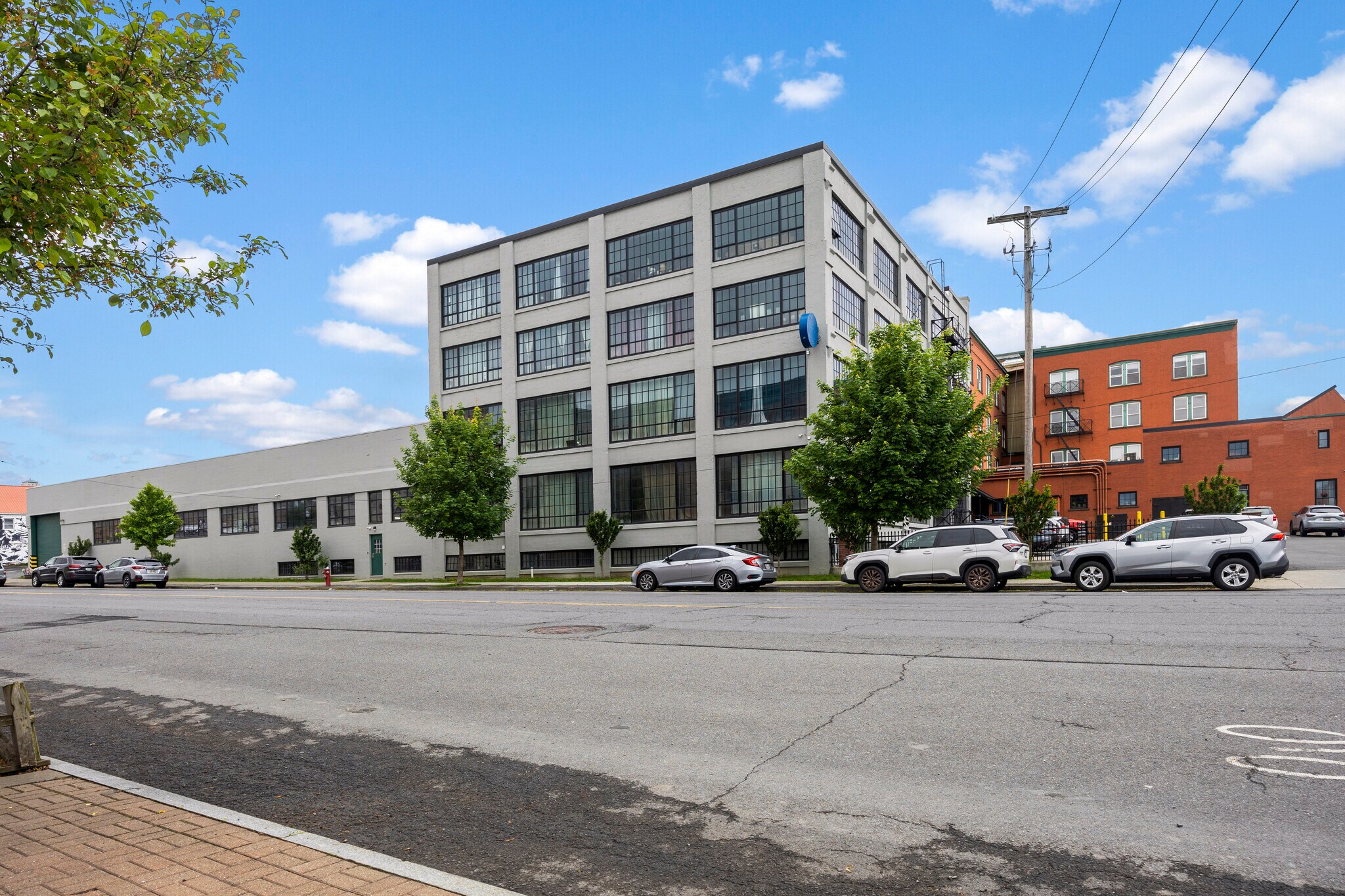 930 Broadway, Albany, NY à louer Photo de l’immeuble– Image 1 sur 61