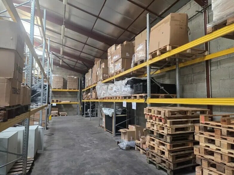 Industriel/Logistique dans Craponne à louer - Photo de l’immeuble – Image 2 sur 8
