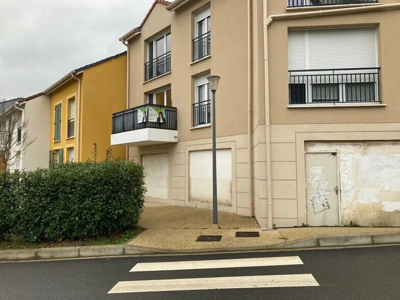 Local commercial dans Chalifert à vendre - Photo de l’immeuble – Image 1 sur 9