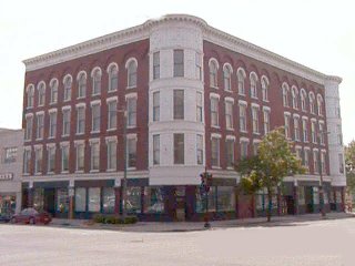 Plus de détails pour 20 E Milwaukee St, Janesville, WI - Bureau à louer