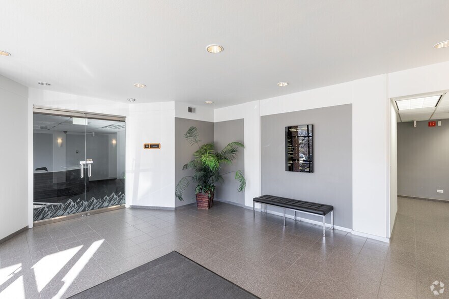 7220 W Jefferson Ave, Lakewood, CO à louer - Hall d’entrée – Image 2 sur 5