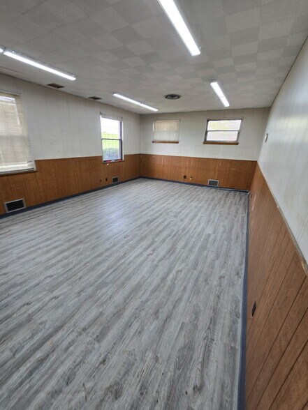 1230 S Expressway Dr, Toledo, OH à louer - Photo de l’immeuble – Image 3 sur 9