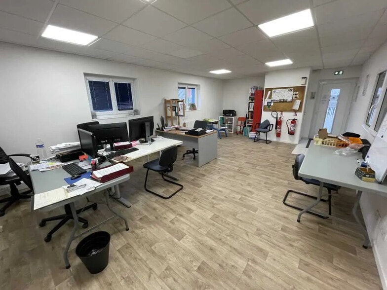 Local d’activités dans Le Petit-Quevilly à louer - Photo intérieure – Image 2 sur 5
