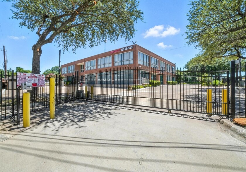 10864 Audelia Rd, Dallas, TX à louer - Photo de l’immeuble – Image 1 sur 21