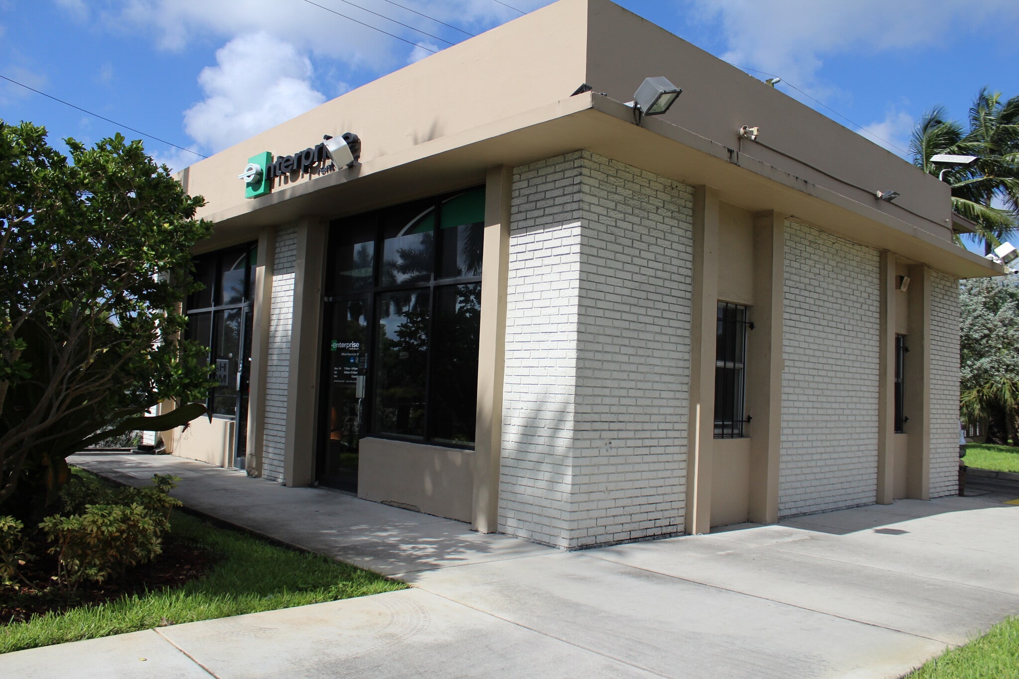 991 S State Road 7, Fort Lauderdale, FL à louer Photo de l’immeuble– Image 1 sur 1