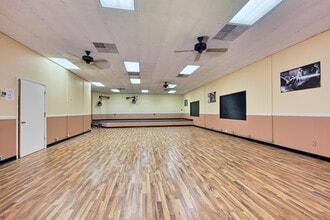 5858 St Augustine Rd, Jacksonville, FL à louer Photo intérieure– Image 1 sur 8