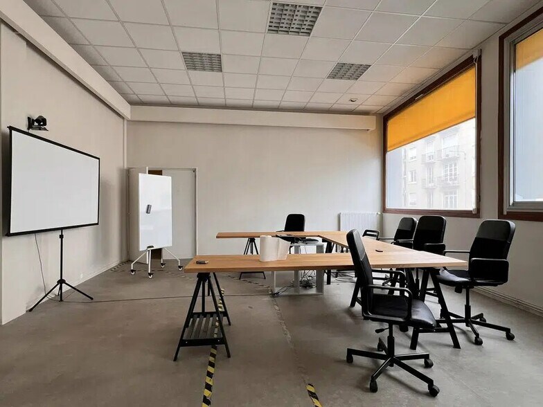 Bureau dans Caen à louer - Photo de l’immeuble – Image 3 sur 9