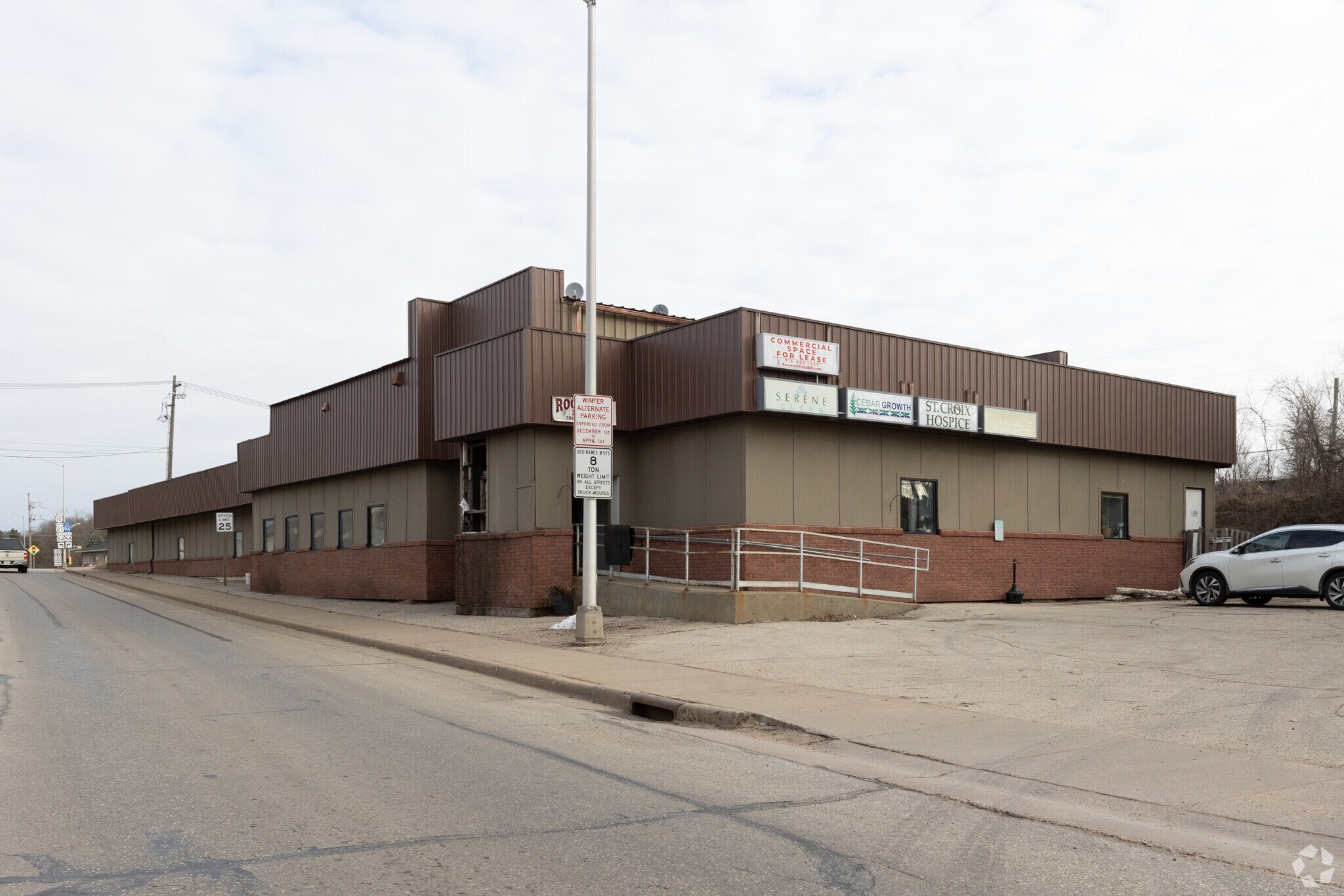 206 S Roosevelt Rd, Black River Falls, WI à louer Photo principale– Image 1 sur 3