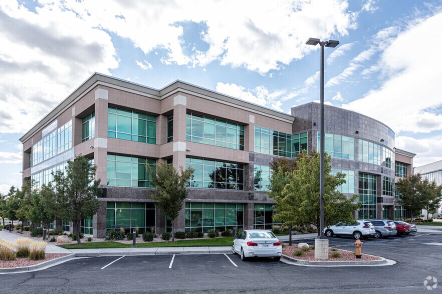 4625-4641 W Lake Park Blvd, Salt Lake City, UT à louer - Photo de l’immeuble – Image 3 sur 9