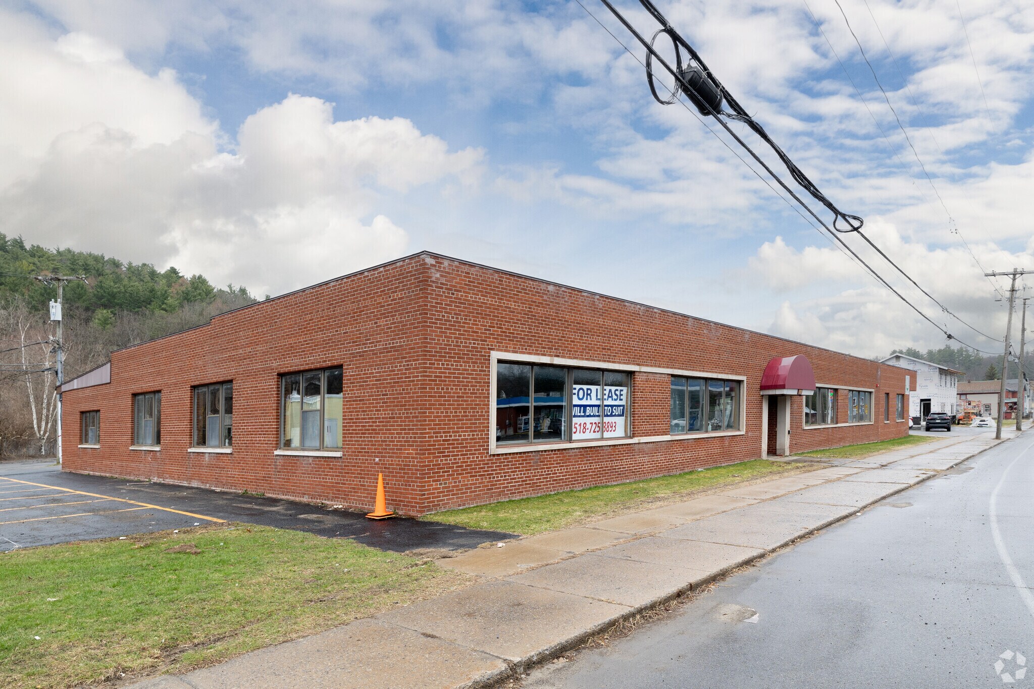 199 S Main St, Gloversville, NY à louer Photo principale– Image 1 sur 3