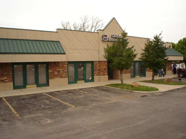 1113 S Douglas Blvd, Midwest City, OK à vendre - Photo de l’immeuble – Image 3 sur 6