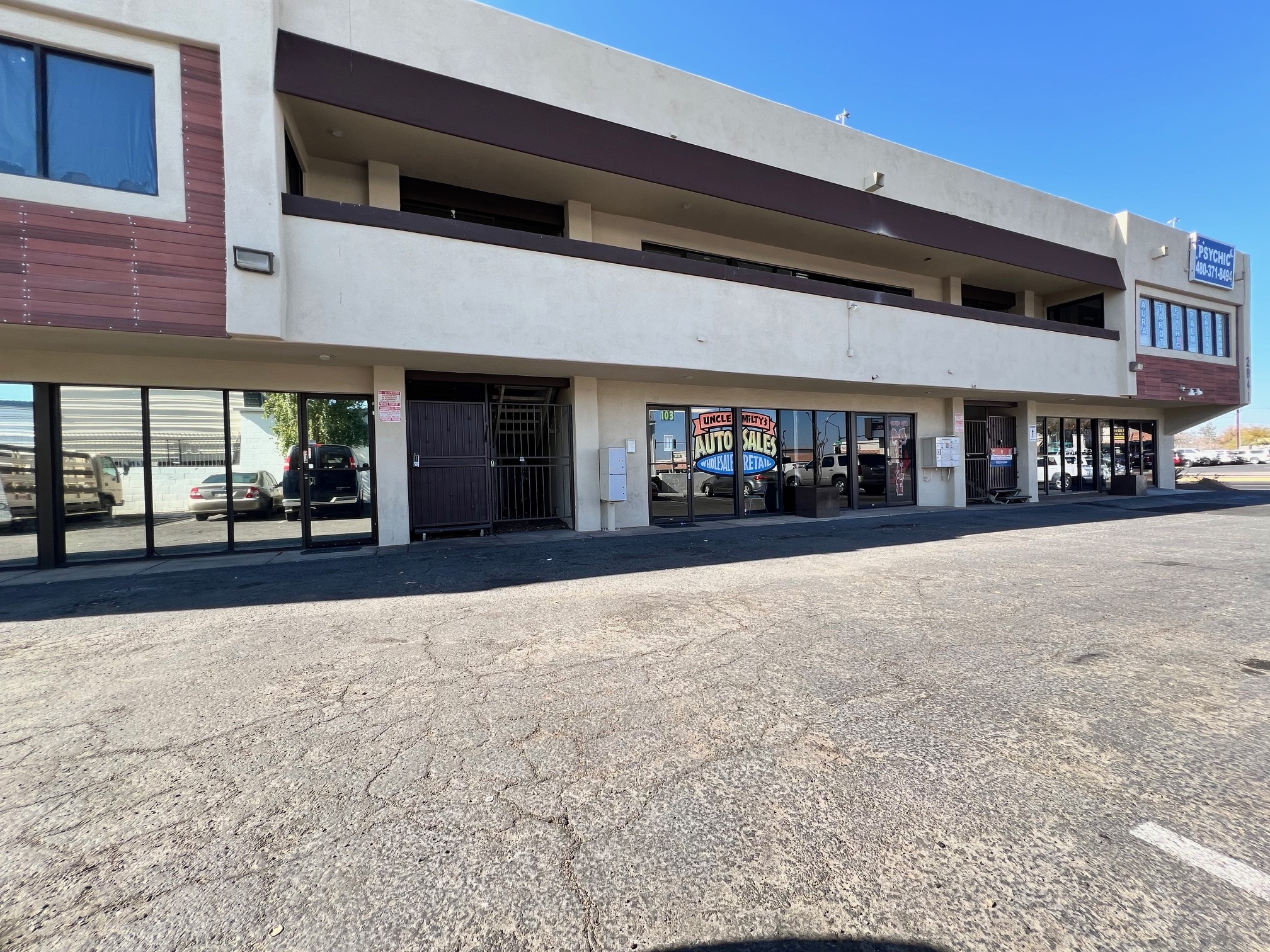 2841 E Bell Rd, Phoenix, AZ à louer Photo de l’immeuble– Image 1 sur 6