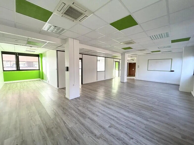 Bureau dans Lyon à louer - Photo de l’immeuble – Image 1 sur 13