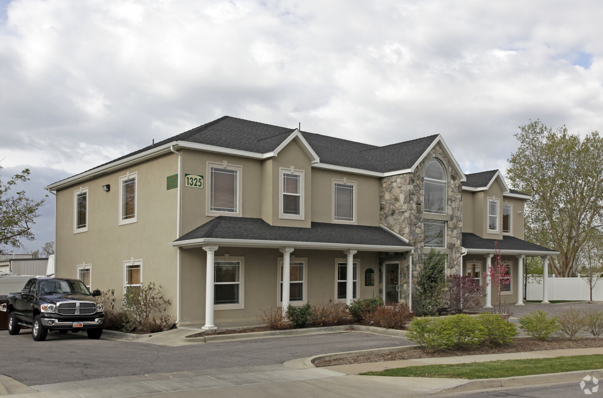 1325 N Main St, Bountiful, UT à louer Photo principale– Image 1 sur 4