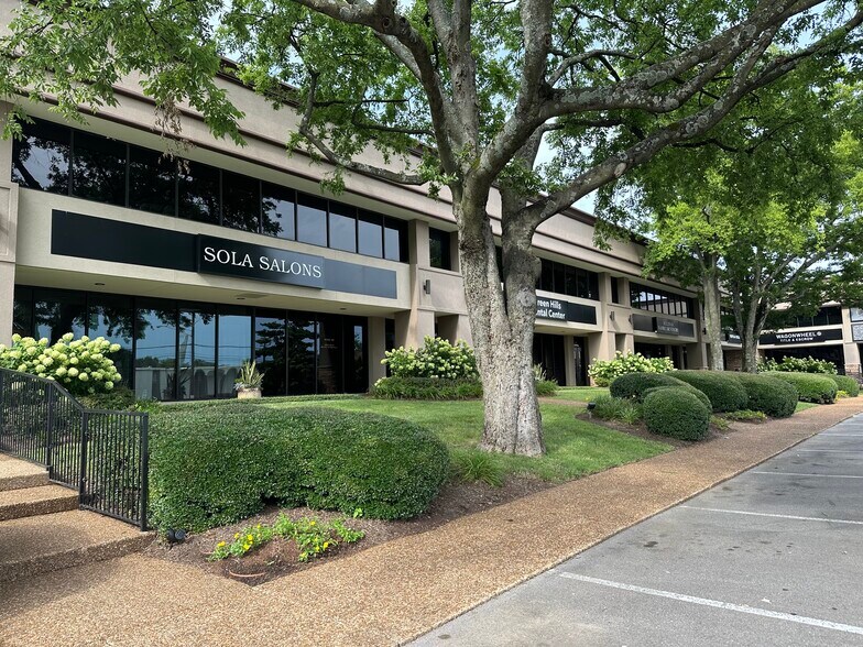 2000 Richard Jones Rd, Nashville, TN à louer - Photo de l’immeuble – Image 2 sur 9