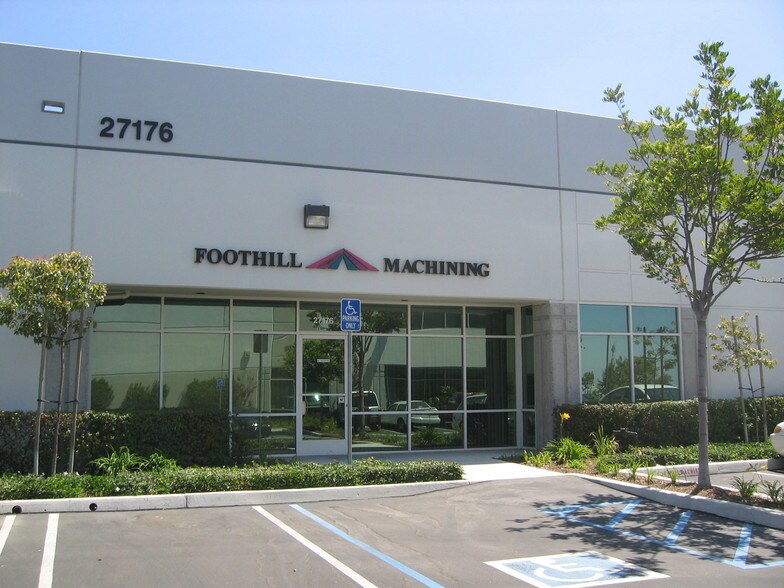 27176 Burbank Ave, Foothill Ranch, CA à louer - Photo de l’immeuble – Image 1 sur 3
