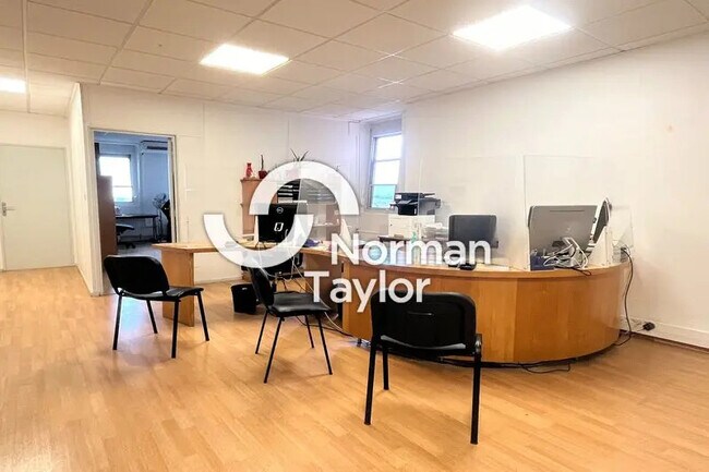 Plus de détails pour Bureau à vendre